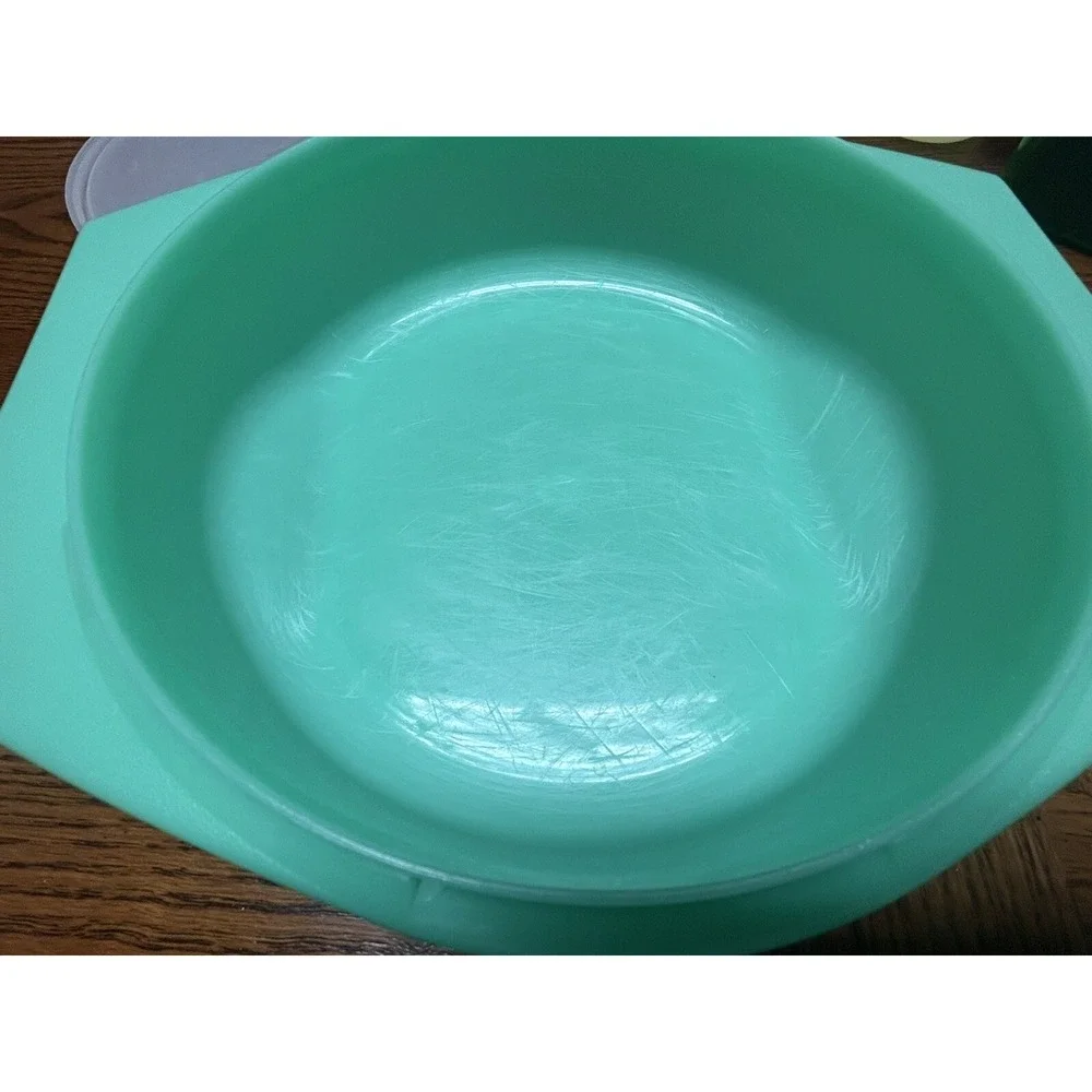 2 Vintage‎ Tupperware Round Casserole Dishes